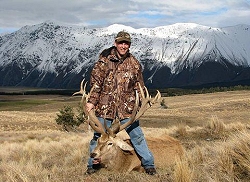 NZ Backcountry Guides trophy red stag or Himalayan tahr hunting trip